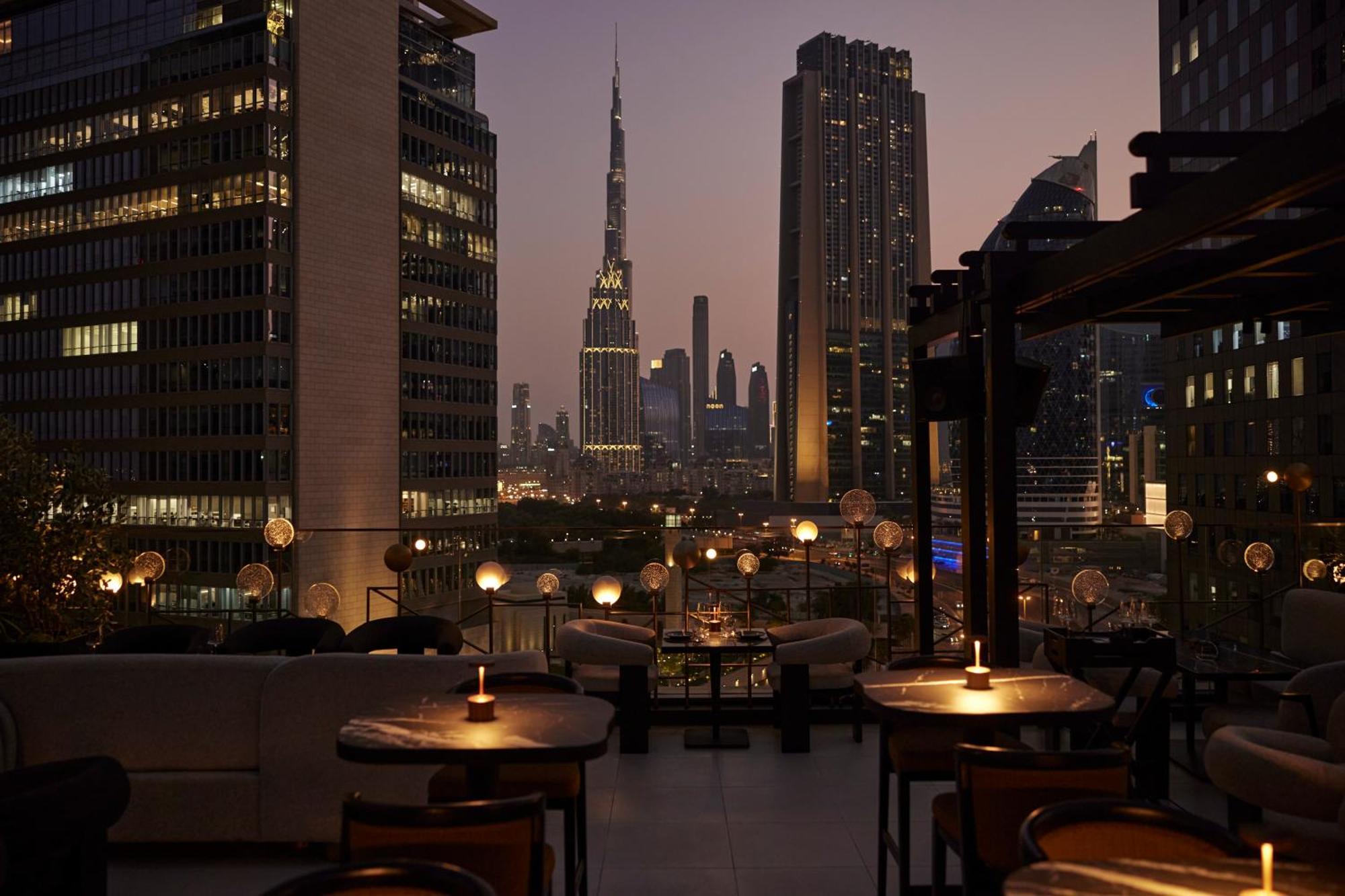 Hotel Four Seasons International Financial Centre 5*