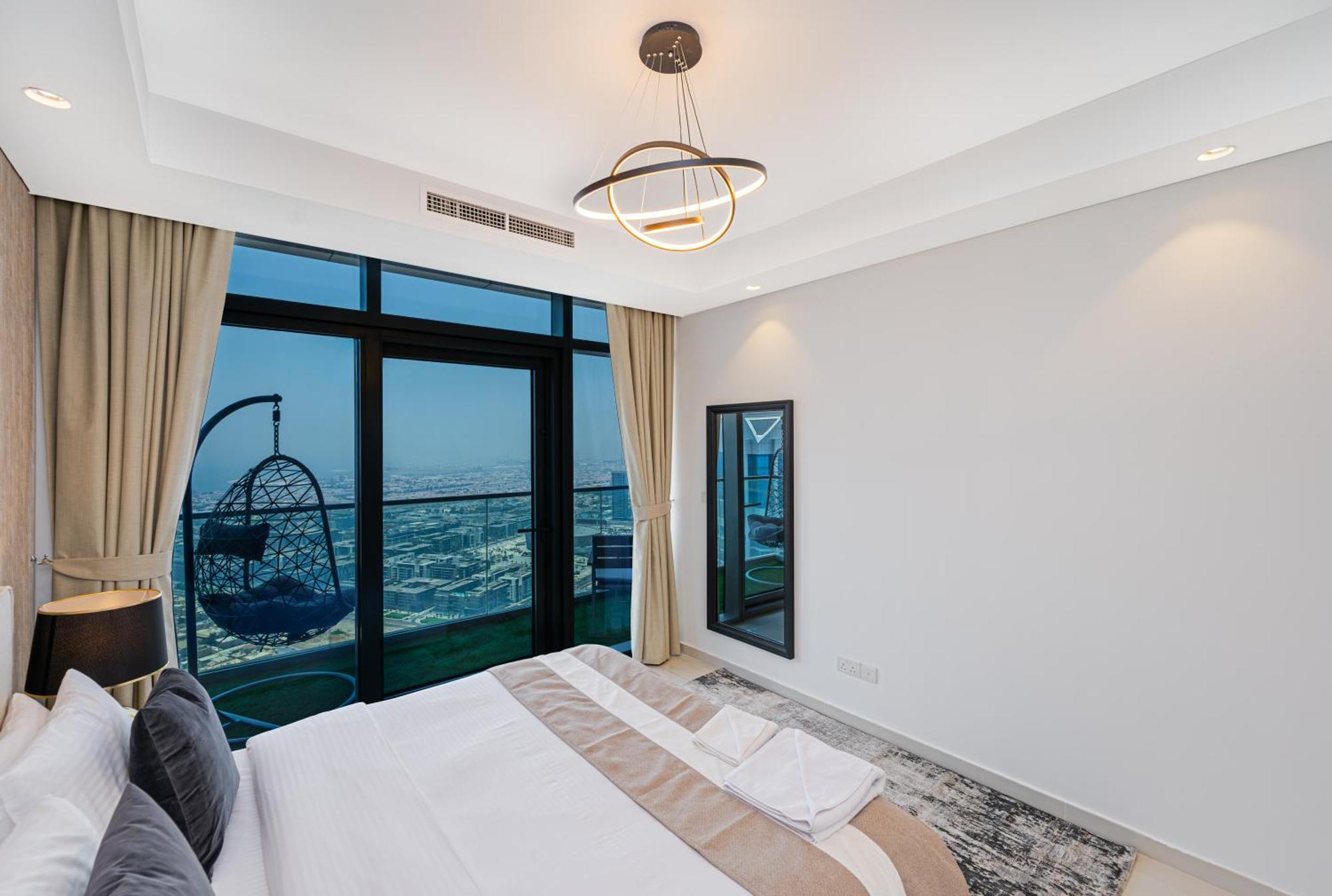 Apartment 3 King Beds - 7mins To Mall - High Floor Sun Set And Sea View