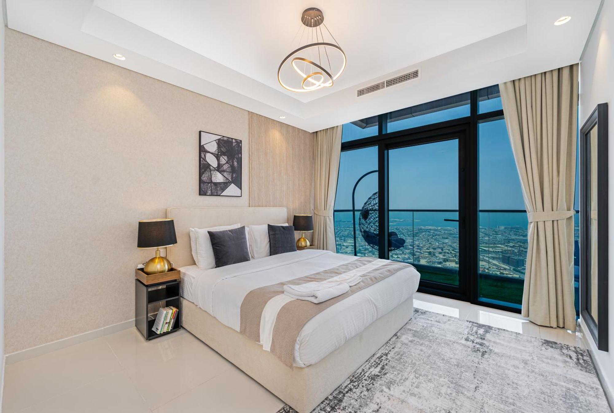 3 King Beds - 7mins To Mall - High Floor Sun Set And Sea View Apartment
