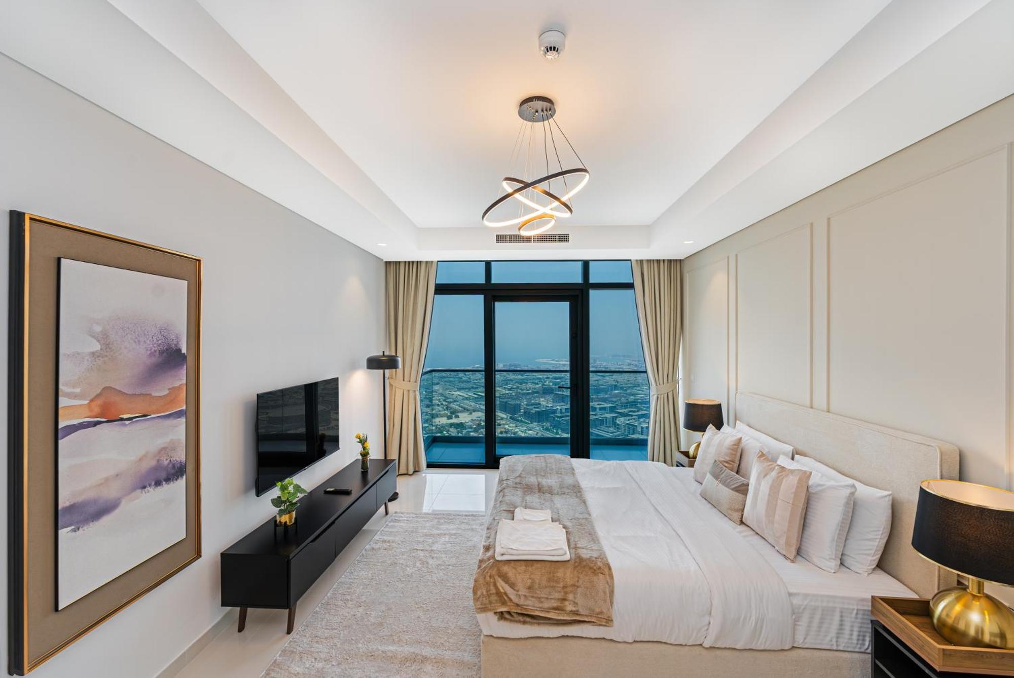 Apartment 3 King Beds - 7mins To Mall - High Floor Sun Set And Sea View *
