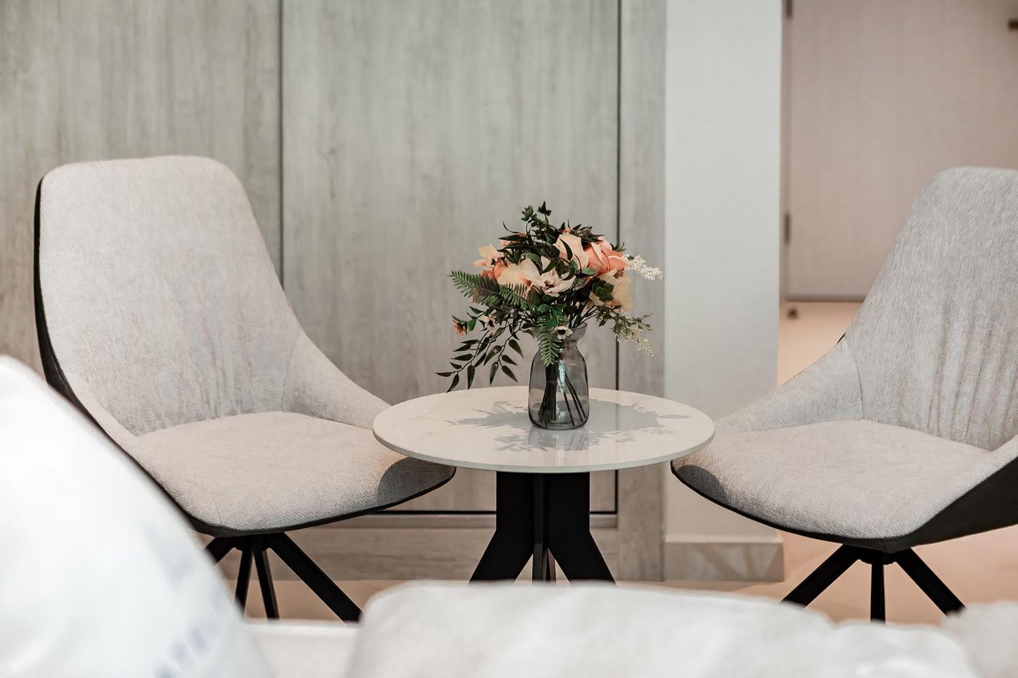 Popular Seven Palm Apartment *