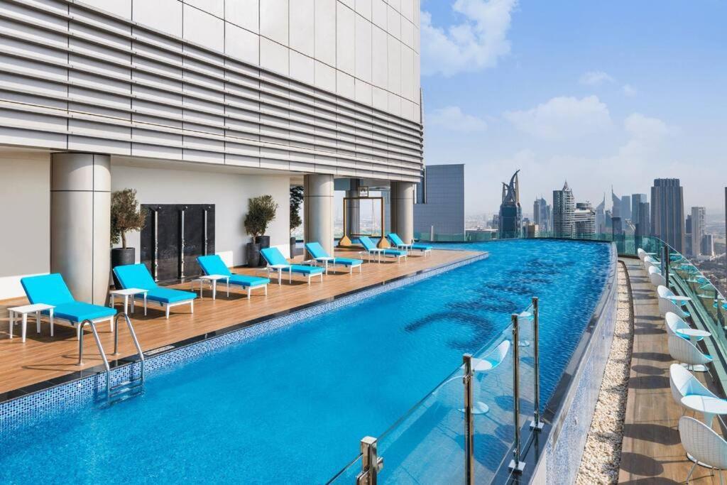 3 King Beds - 7mins To Mall - High Floor Sun Set And Sea View Apartment *