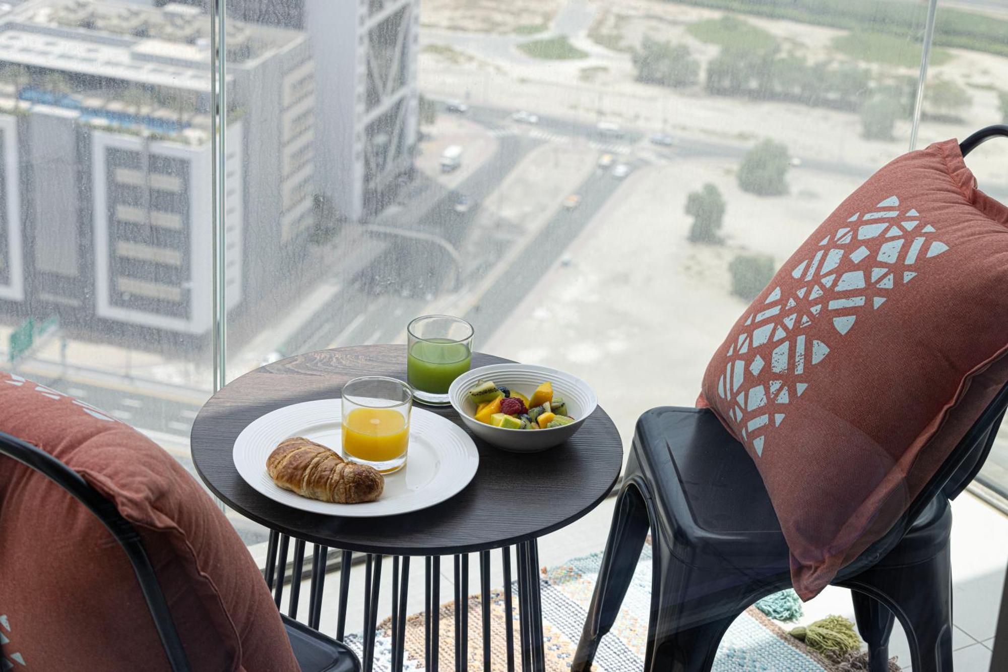 Burj Crown - Sky High Downtown Elegance Ocean View Mall Apartment