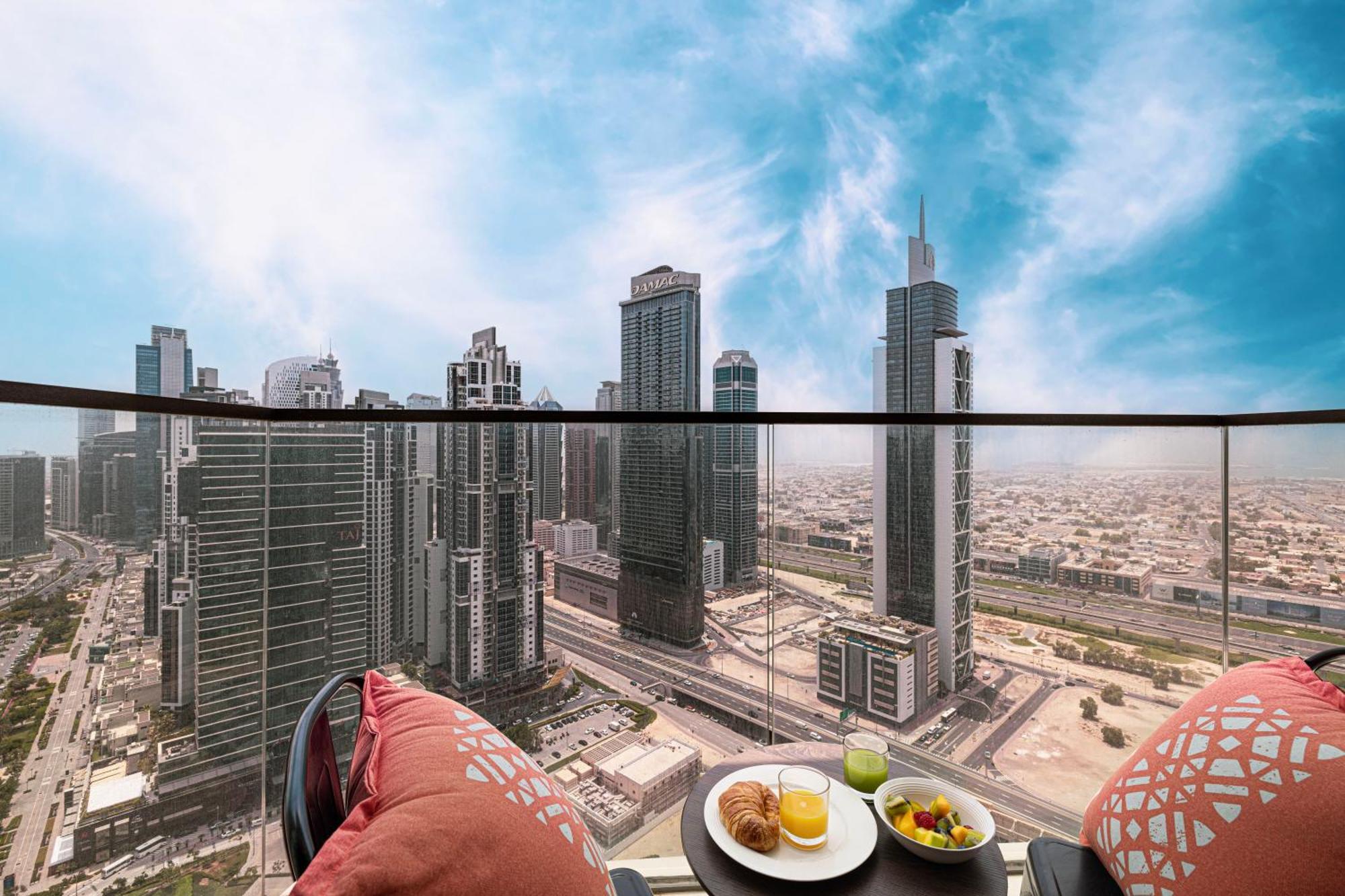 Burj Crown - Sky High Downtown Elegance Ocean View Mall Apartment