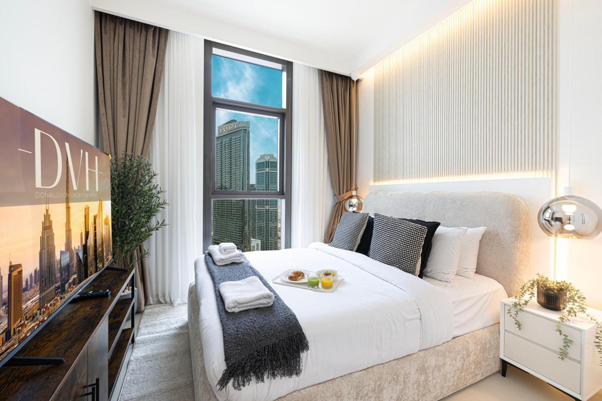 Burj Crown - Sky High Downtown Elegance Ocean View Mall