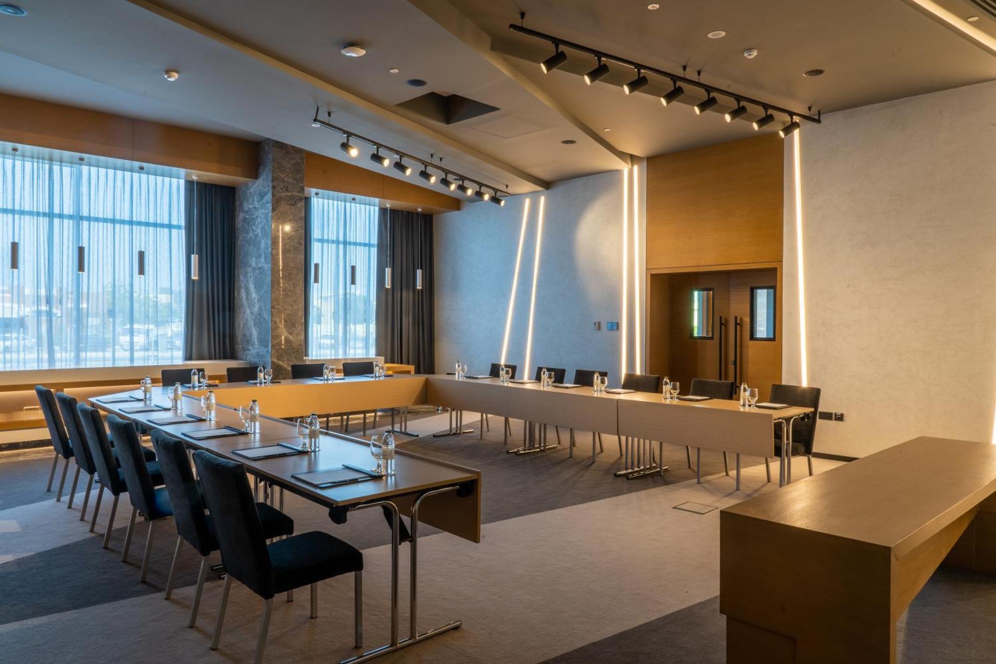 Al Khoory Courtyard Hotel 4*