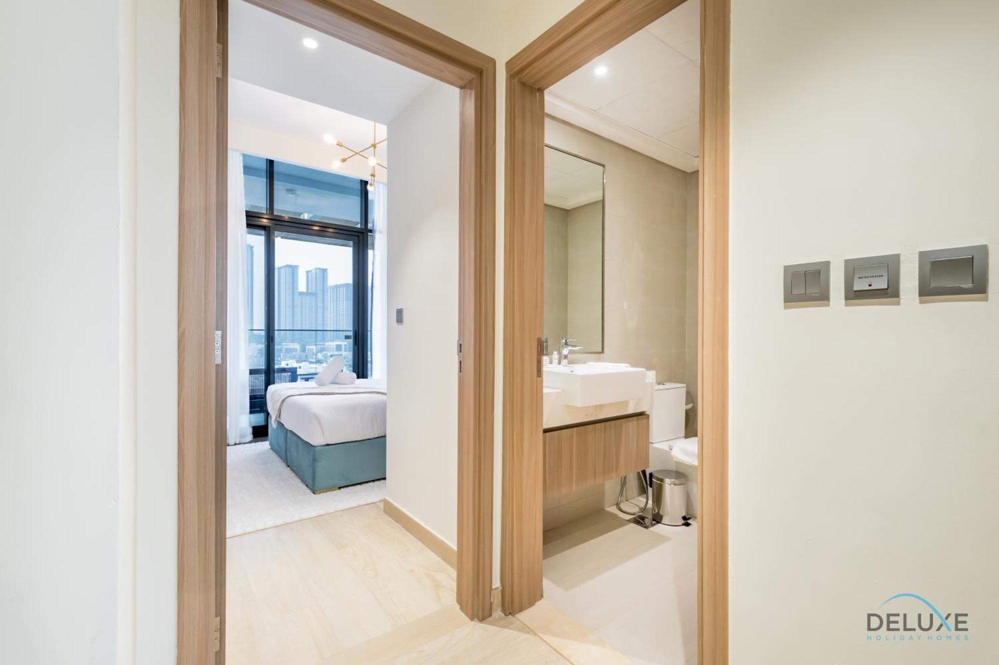 Luxurious 2br In Azizi Riviera 18, Al Merkadh By Deluxe Homes * Dubai