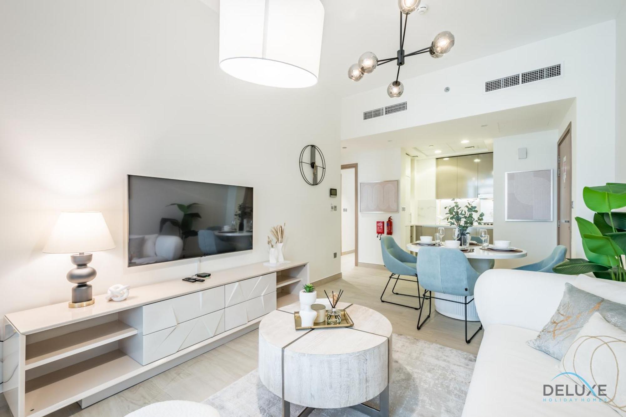 Apartment Luxurious 2br In Azizi Riviera 18, Al Merkadh By Deluxe Homes Dubai