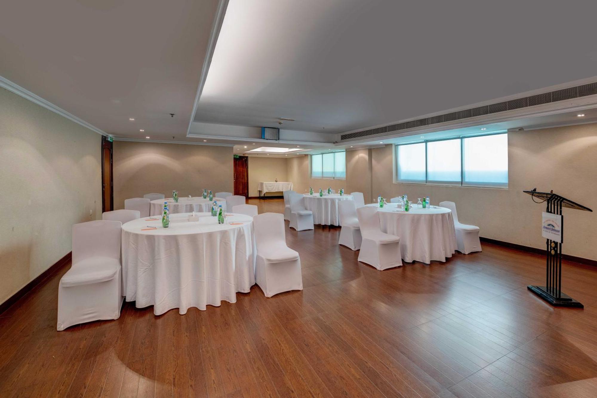 Howard Johnson Plaza By Wyndham Deira 4*