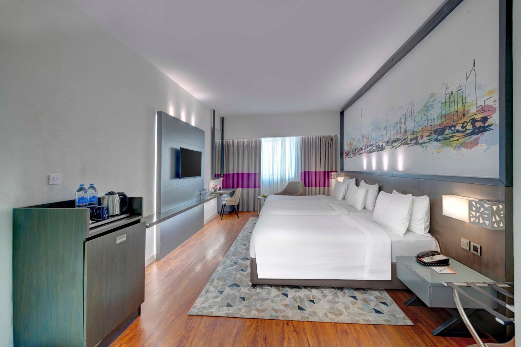 Howard Johnson Plaza By Wyndham Deira 4*
