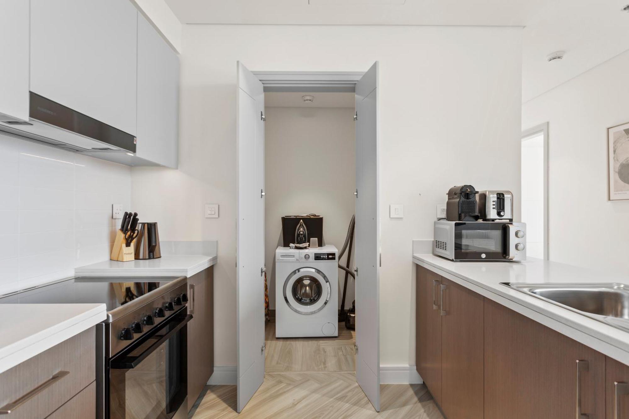 Apartment Luxurious Living In A 2 Bedroom At Downtown *
