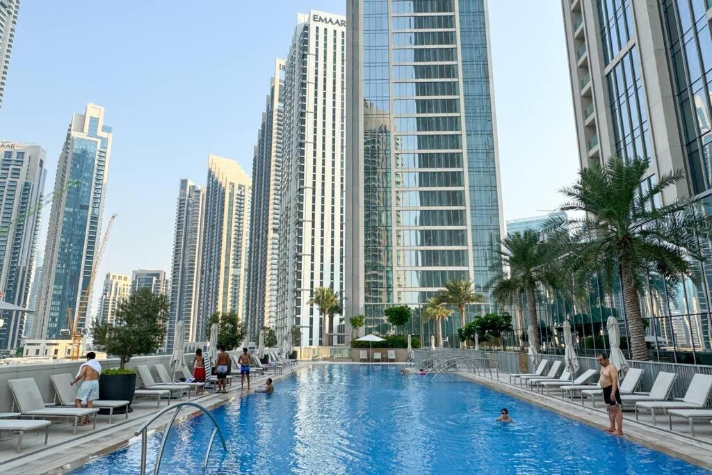 Apartment Luxurious Living In A 2 Bedroom At Downtown Dubai