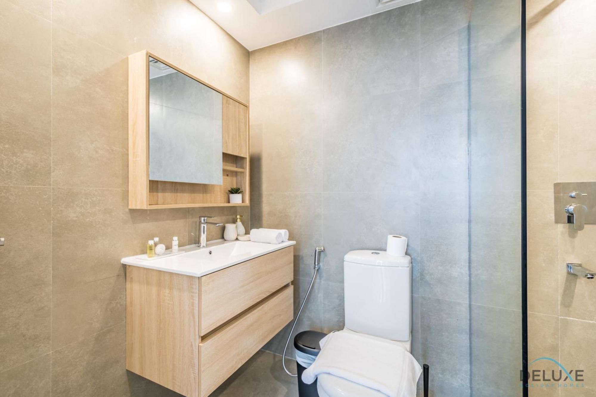 Inviting 1br In Concorde Tower 1, Jlt By Deluxe Homes * Dubai