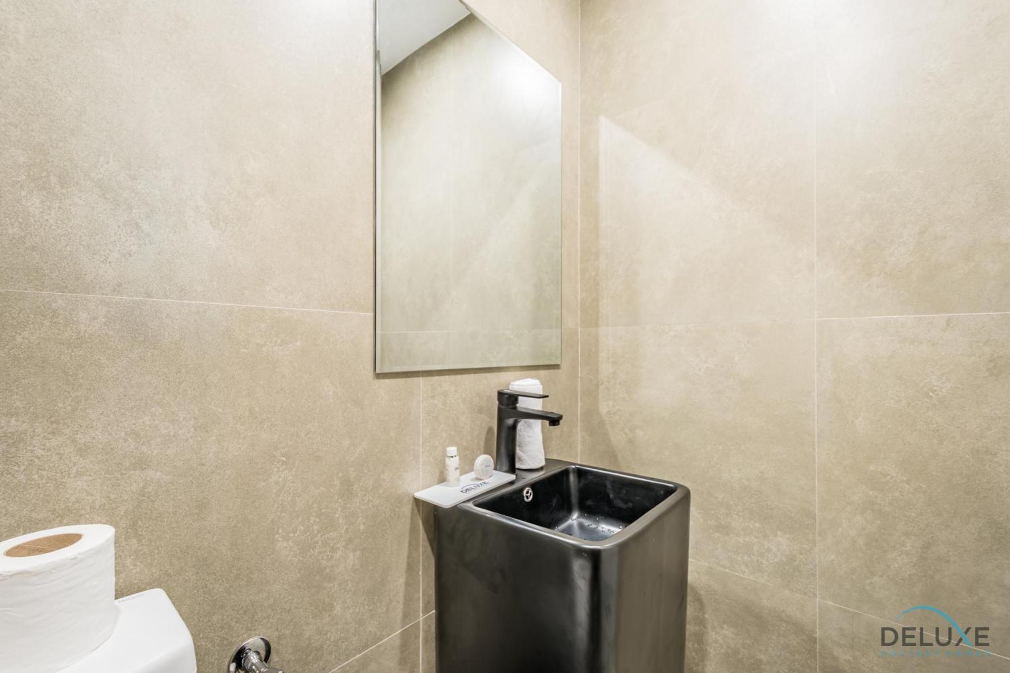 Inviting 1br In Concorde Tower 1, Jlt By Deluxe Homes *