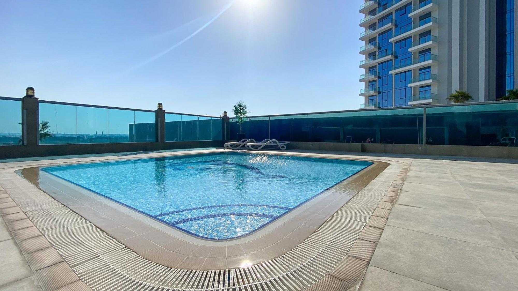 Stylish In Business Bay Apartment *