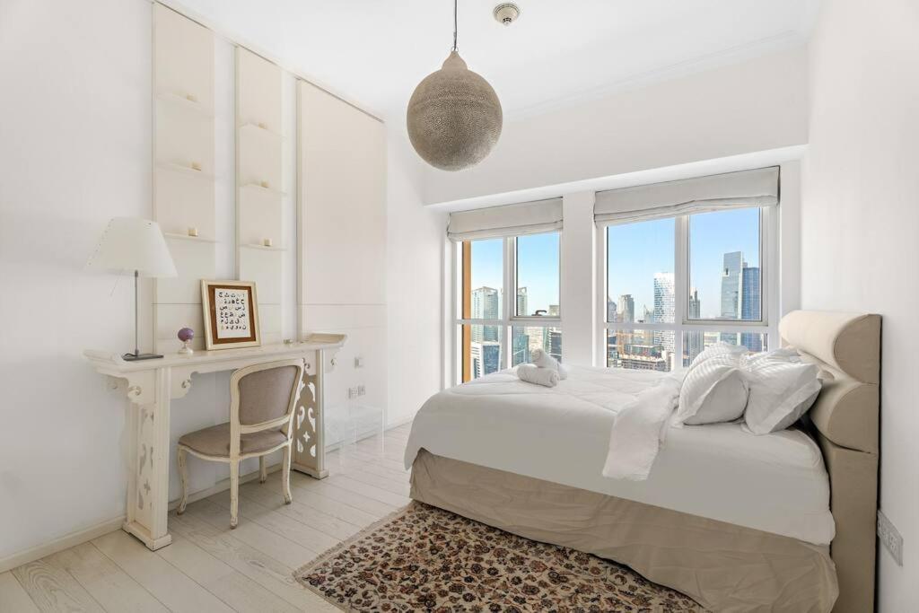 First Class 2br Glamorous Getaway Apartment Dubai