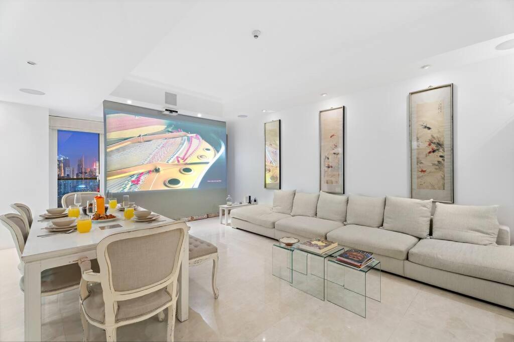 Apartment First Class 2br Glamorous Getaway *