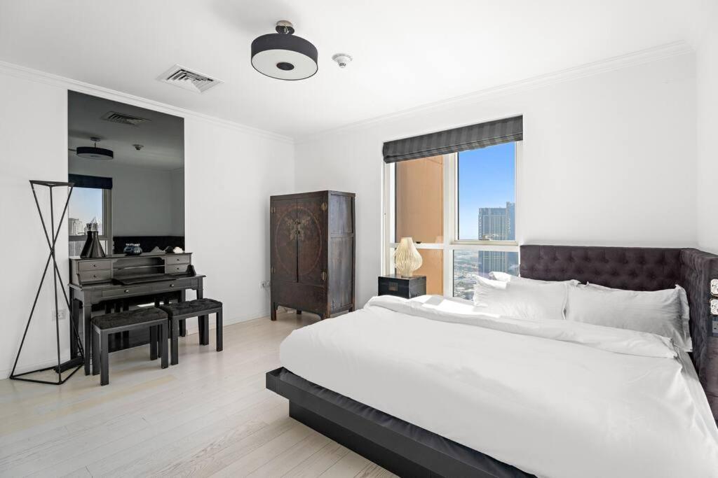 Apartment First Class 2br Glamorous Getaway Dubai