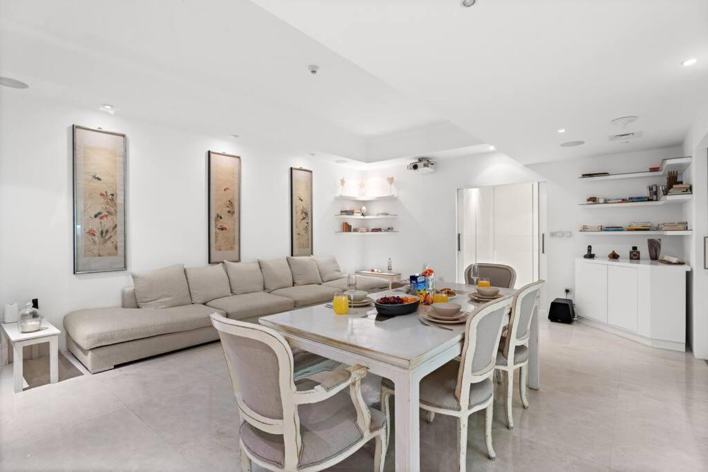 First Class 2br Glamorous Getaway Apartment Dubai