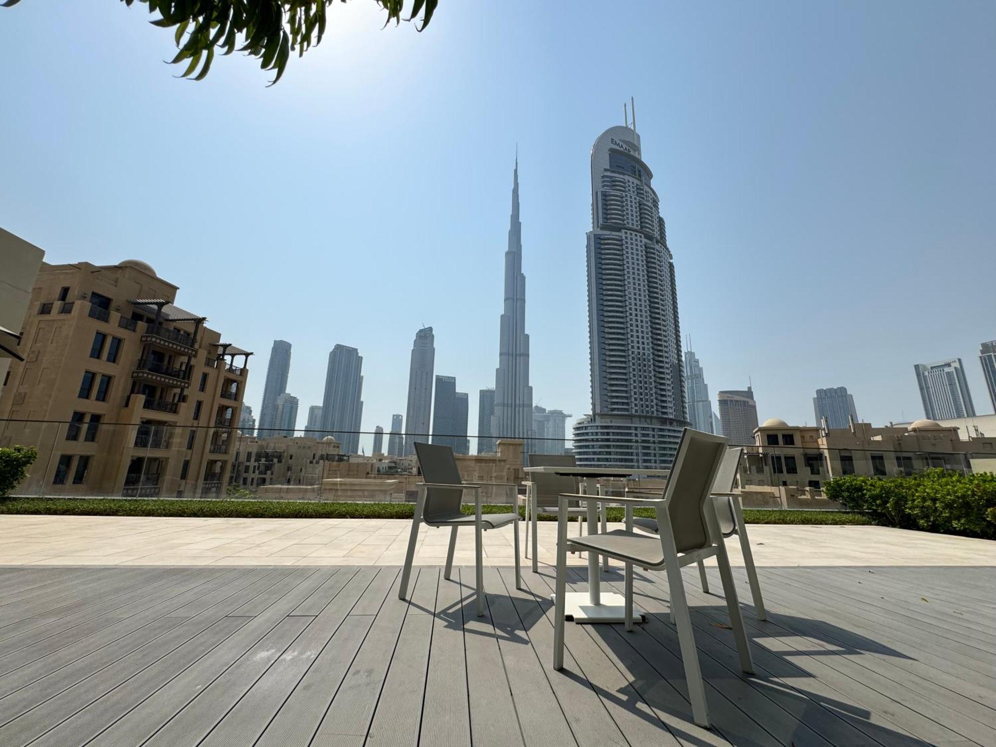 Burj Royale Condo, Close To Mall & Attractions *