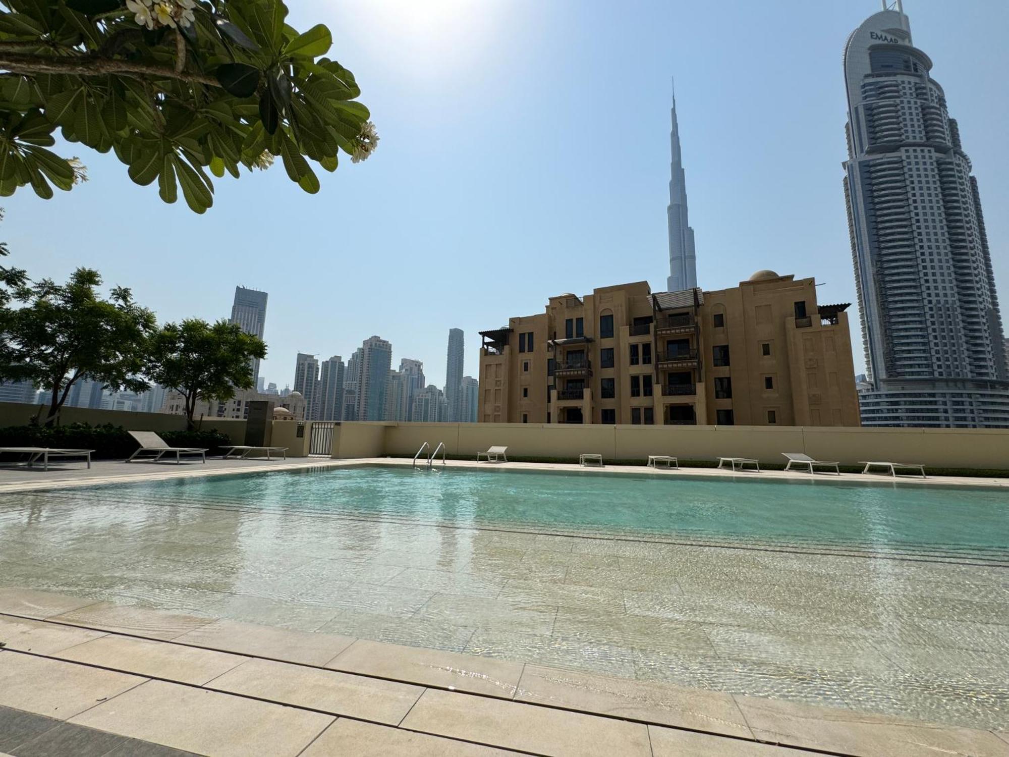 Burj Royale Condo, Close To Mall & Attractions * Dubai