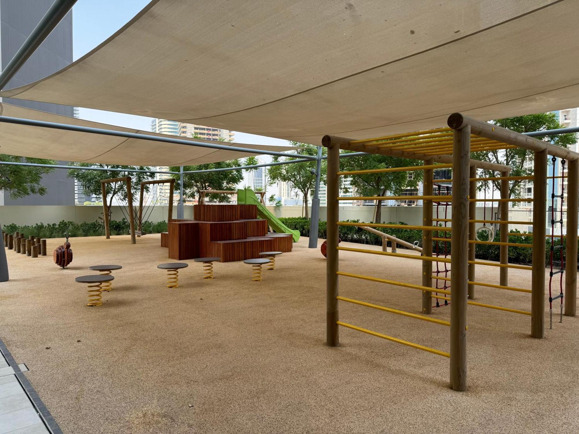 Burj Royale Condo, Close To Mall & Attractions Holiday home *
