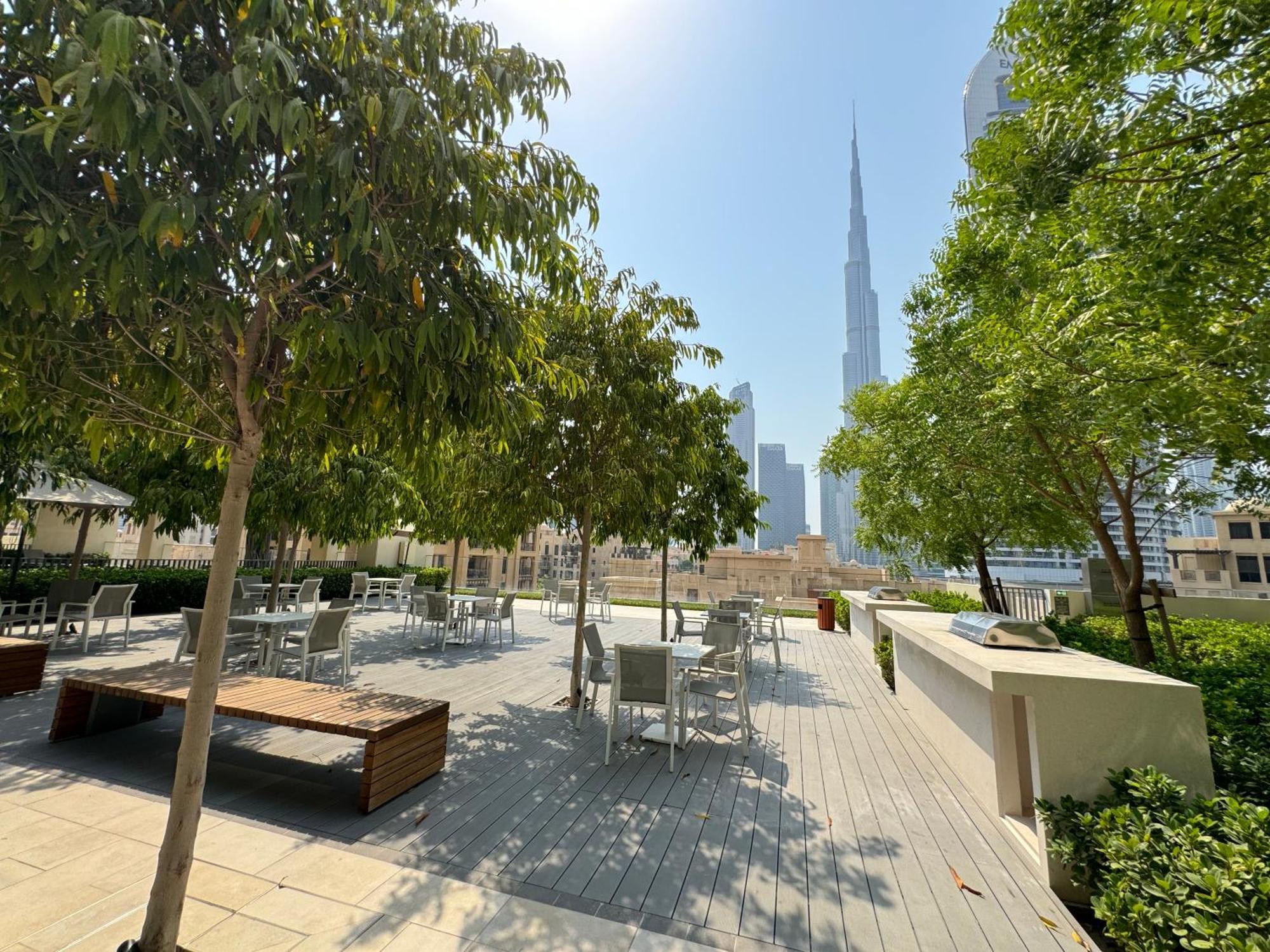 Burj Royale Condo, Close To Mall & Attractions * Dubai