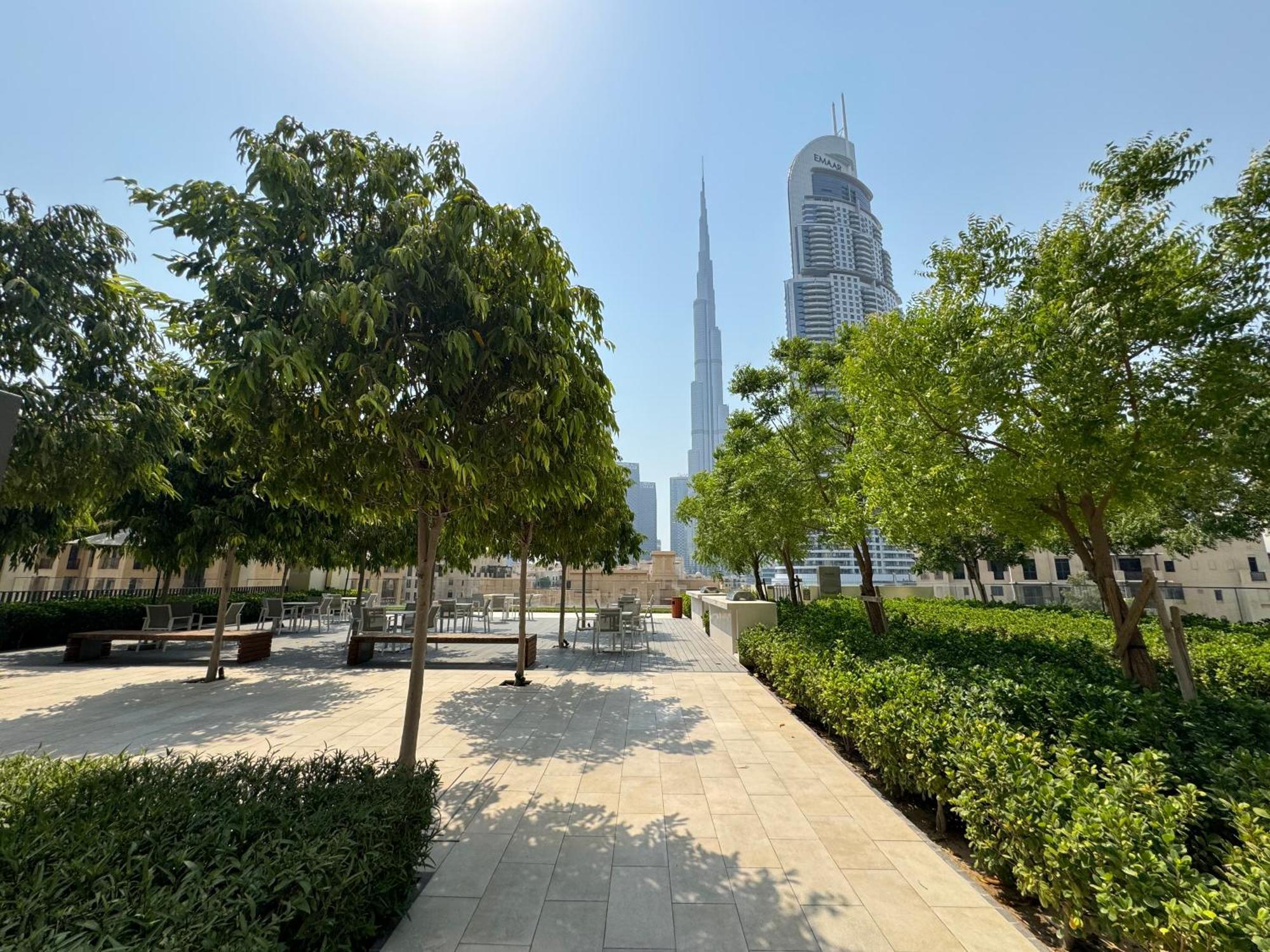 Holiday home Burj Royale Condo, Close To Mall & Attractions