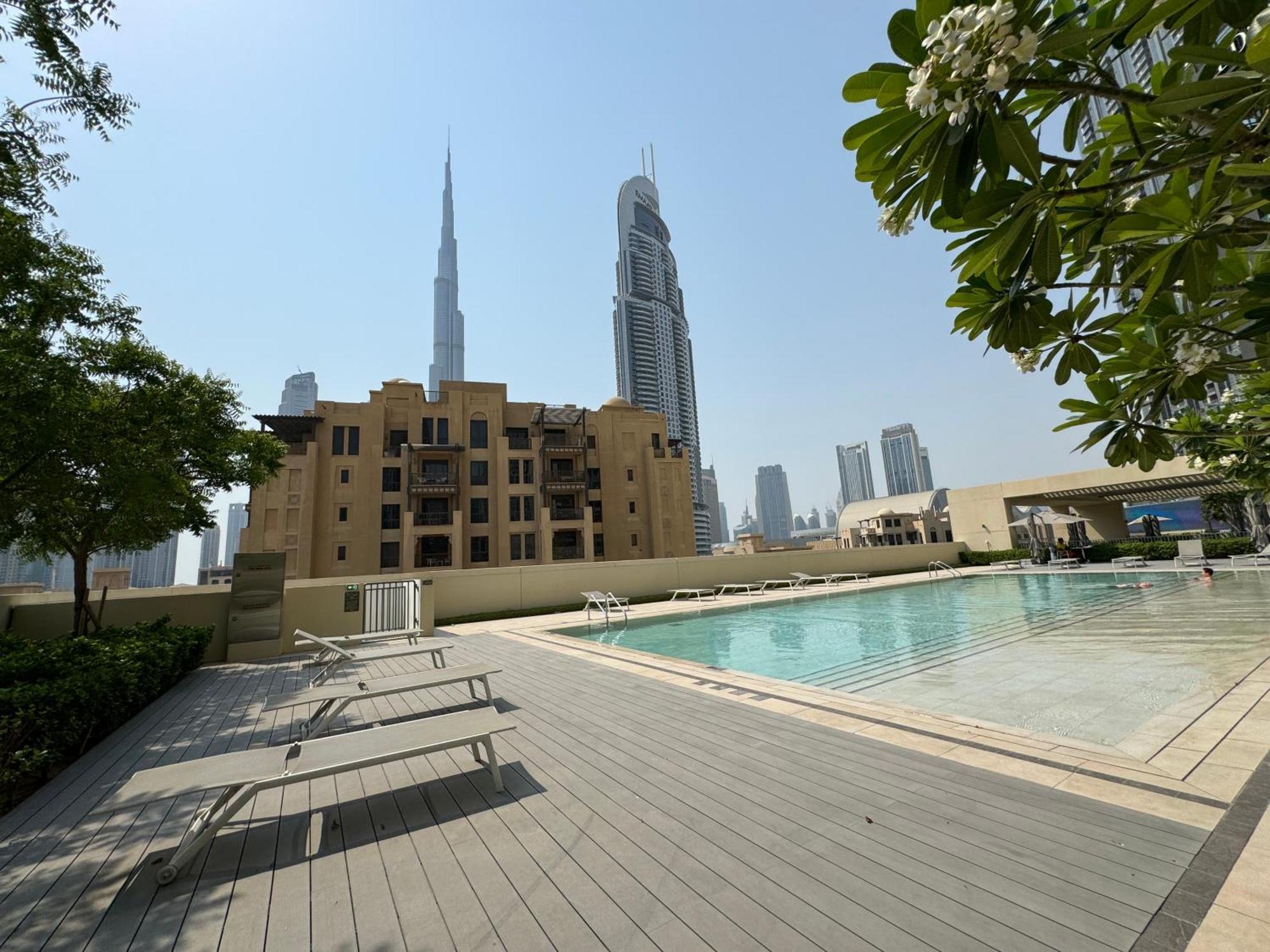 Burj Royale Condo, Close To Mall & Attractions Holiday home Dubai
