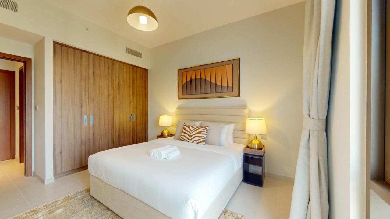 Apartment Vida Residences Creek - Colourful One Bedroom Dubai
