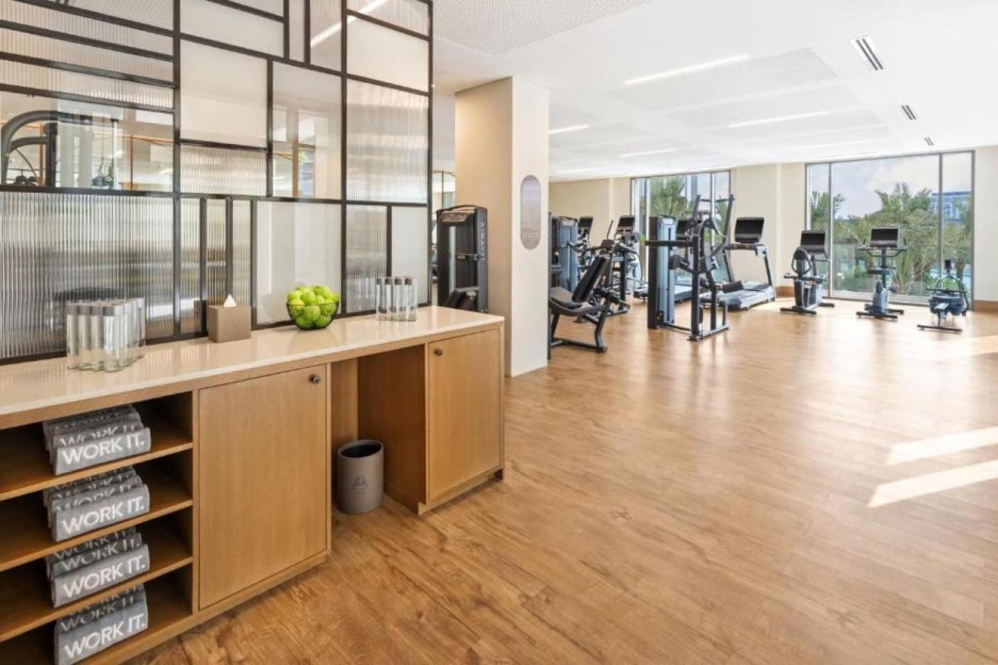 Vida Residences Creek - Colourful One Bedroom Apartment