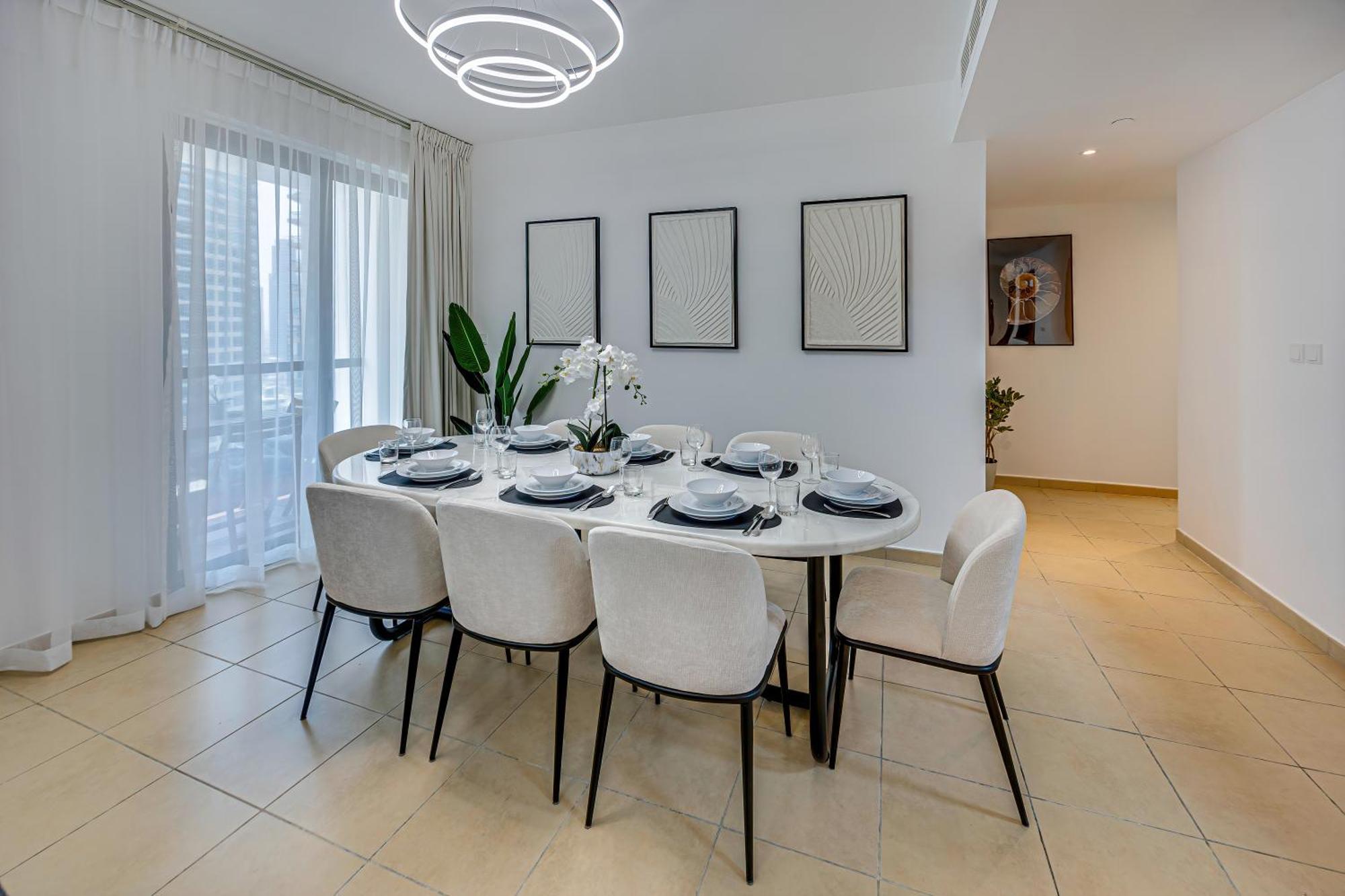 Apartment Stylish 2br Just Minutes From Dubai