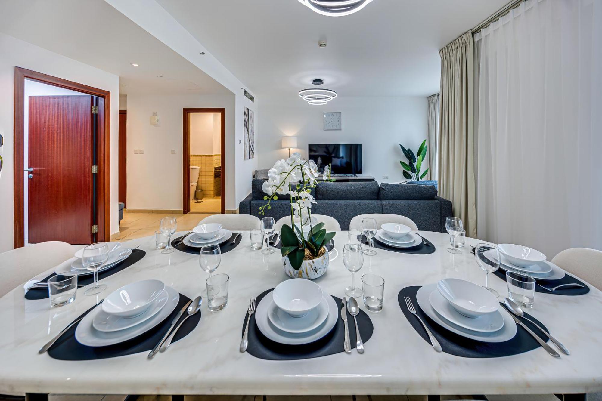 Stylish 2br Just Minutes From Apartment Dubai