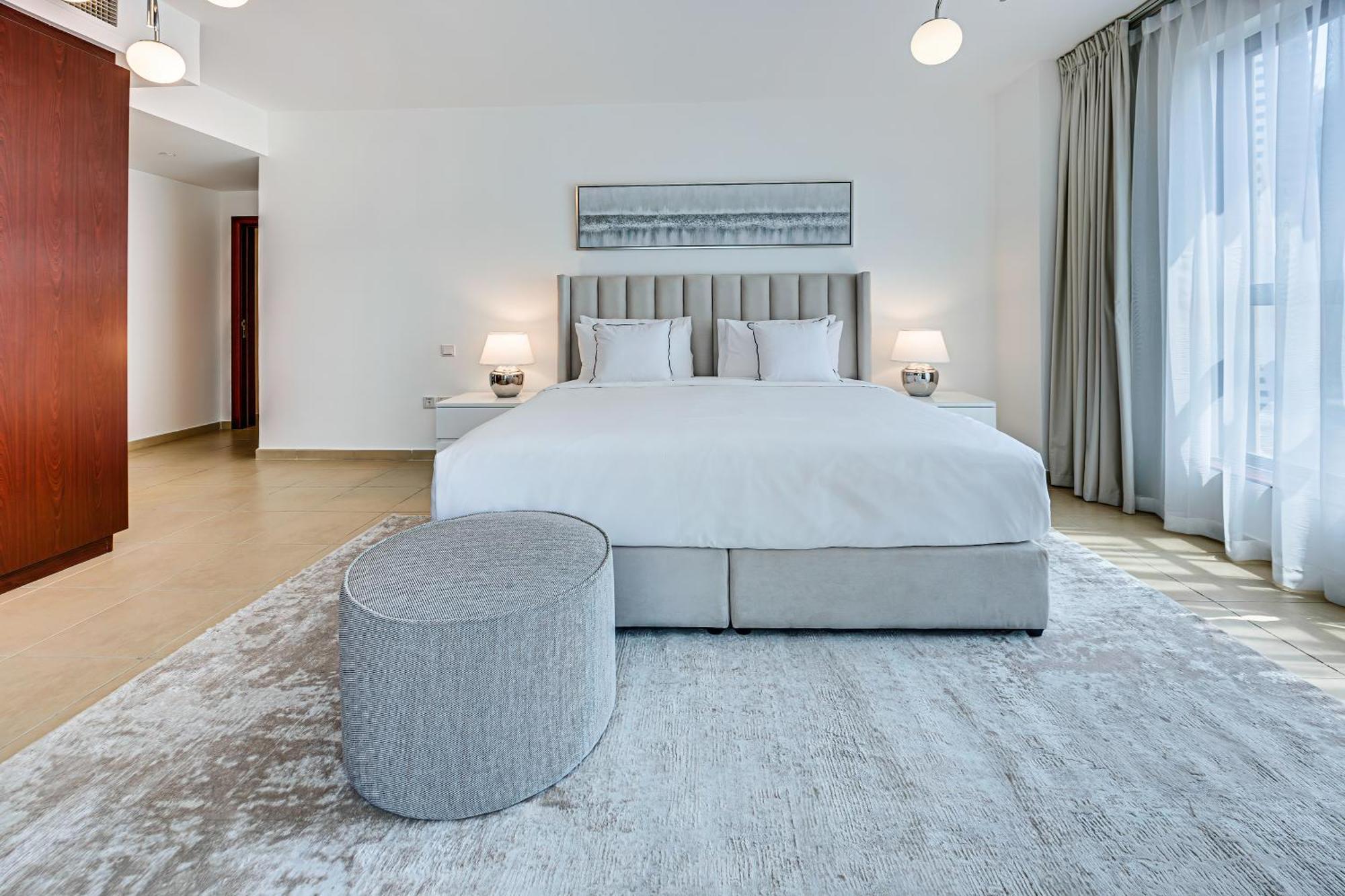 Stylish 2br Just Minutes From