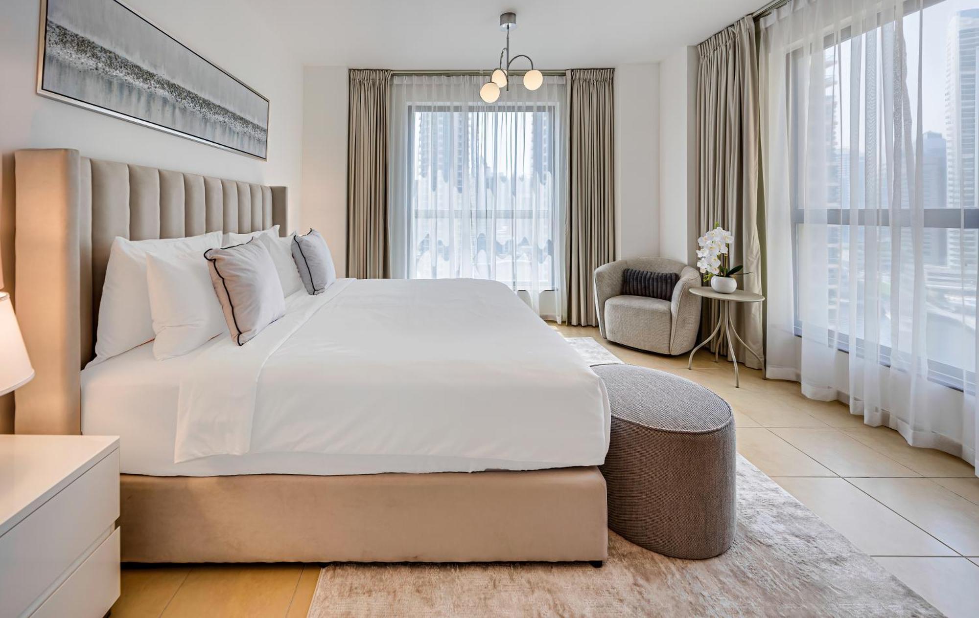 Stylish 2br Just Minutes From Apartment