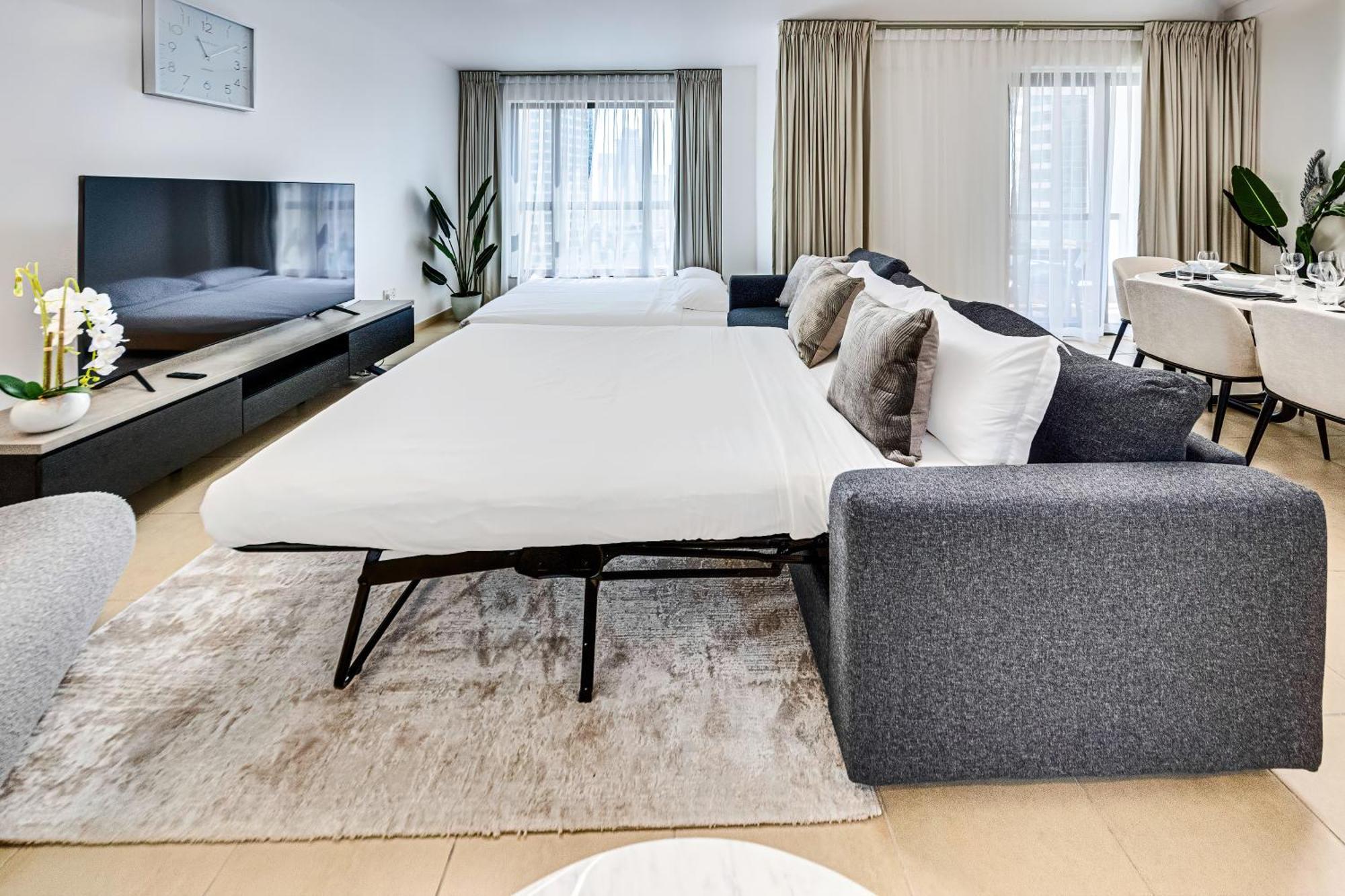 Stylish 2br Just Minutes From Apartment Dubai