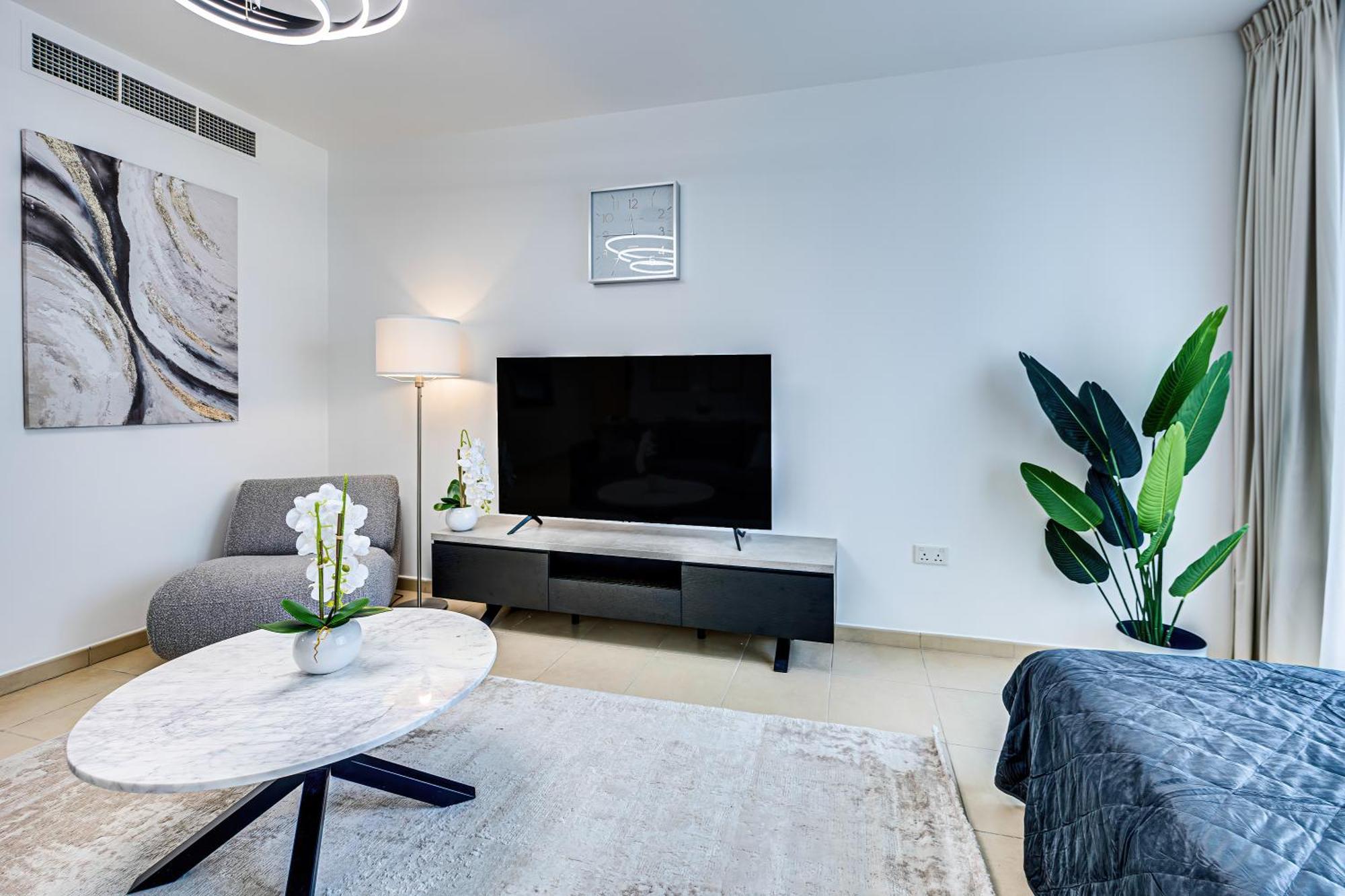 Stylish 2br Just Minutes From * Dubai
