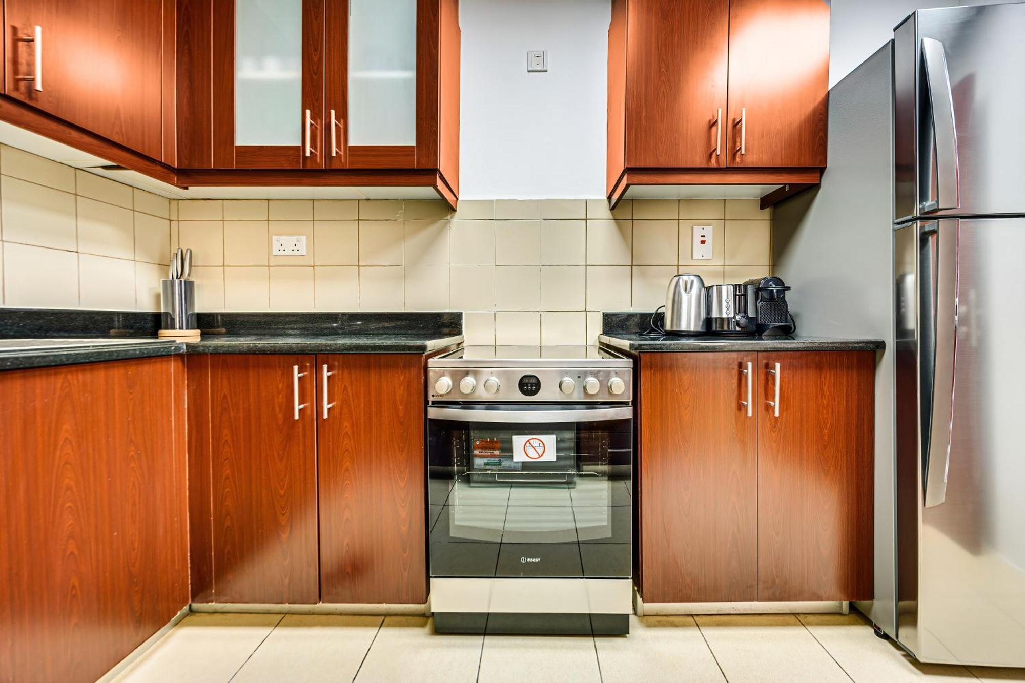 Stylish 2br Just Minutes From Apartment Dubai