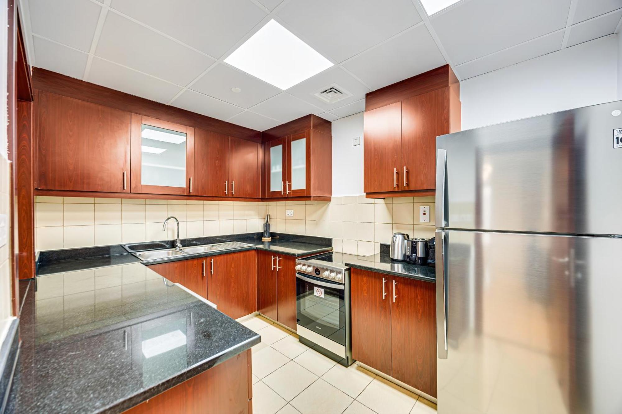 Stylish 2br Just Minutes From * Dubai