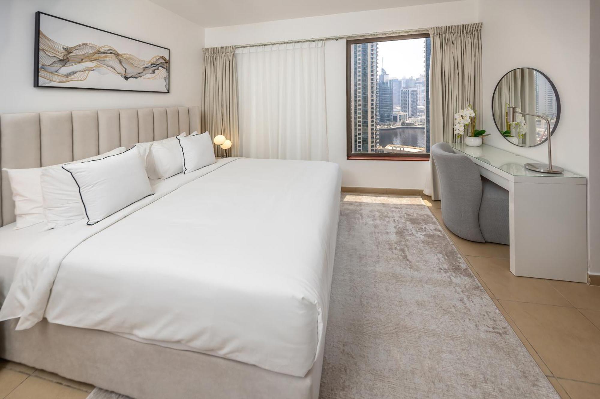 Stylish 2br Just Minutes From Apartment *