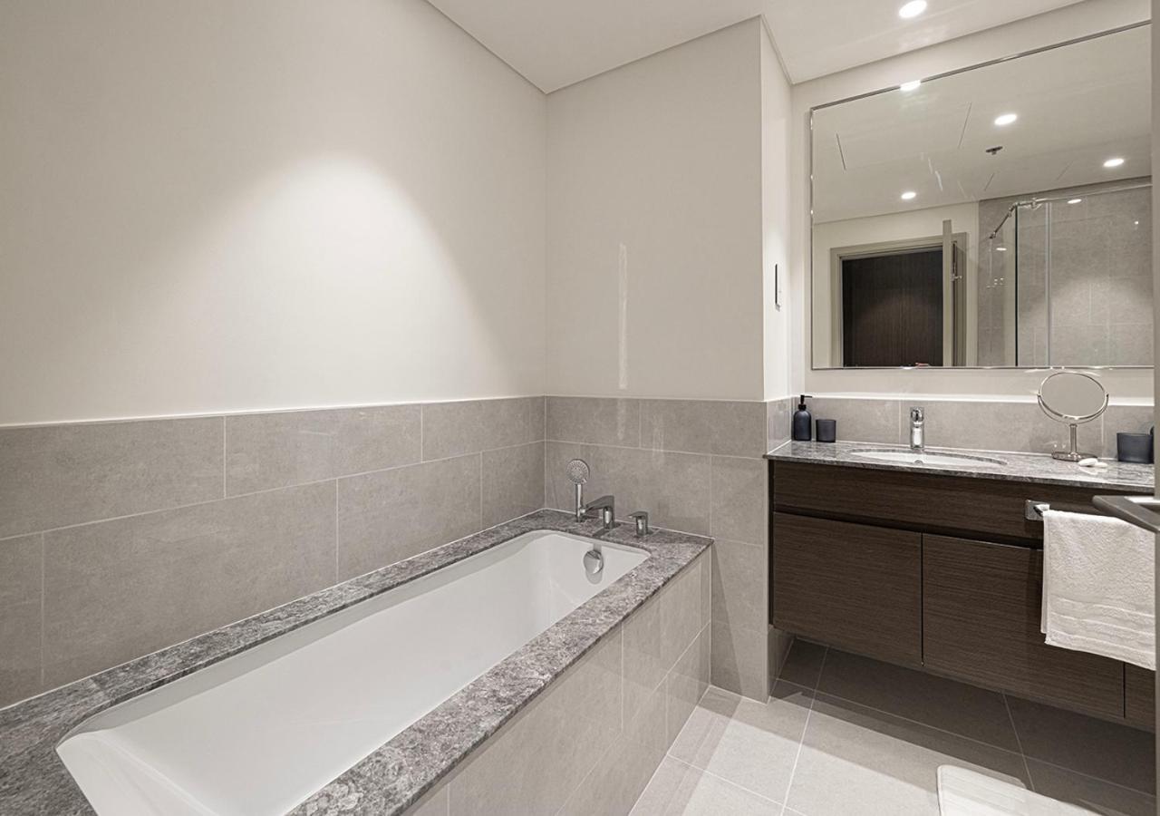Apartment Luxury 4br In Downtown With Burj & Fountain Views
