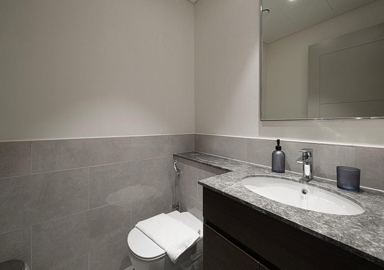 Luxury 4br In Downtown With Burj & Fountain Views *
