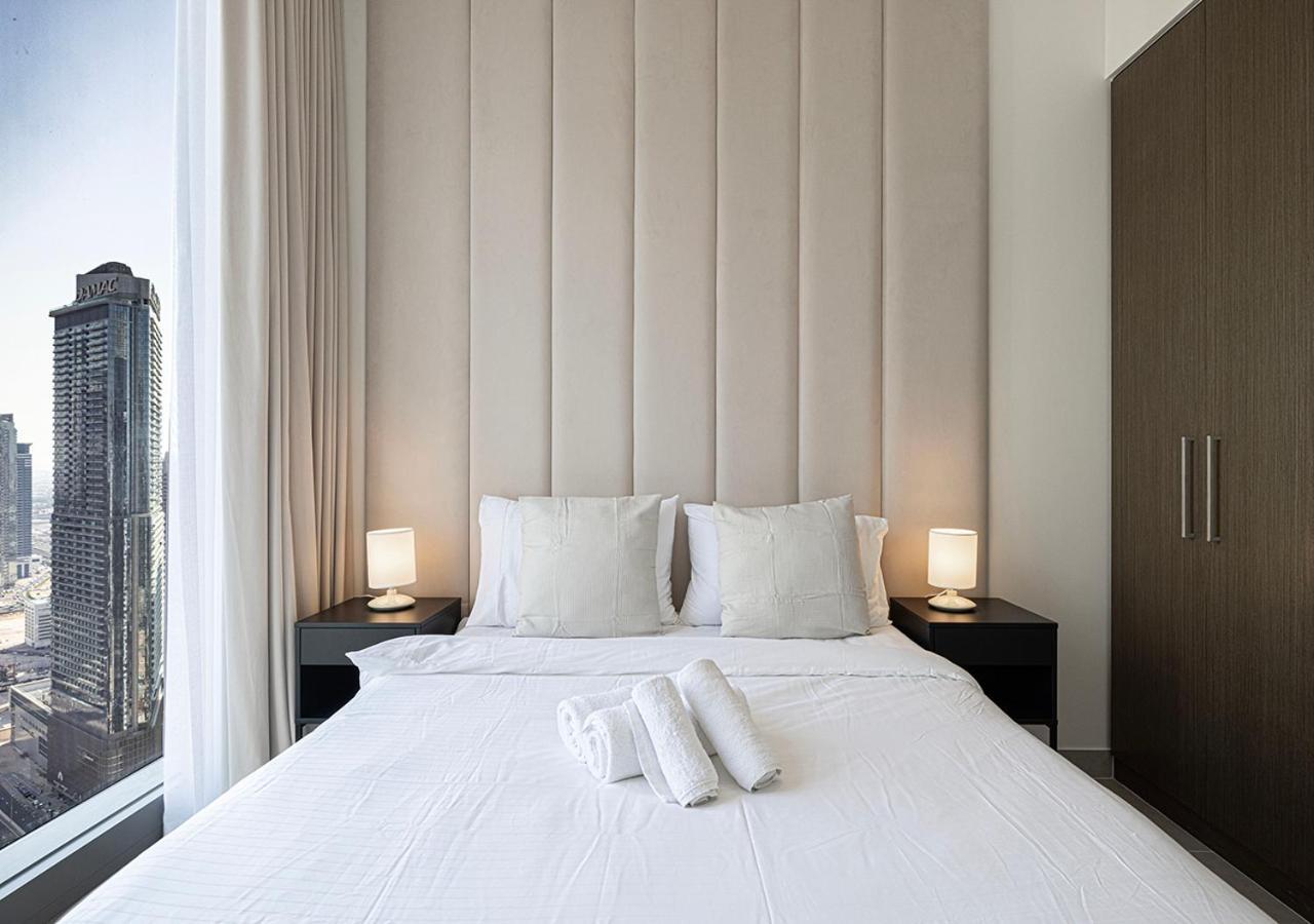 Luxury 4br In Downtown With Burj & Fountain Views Dubai