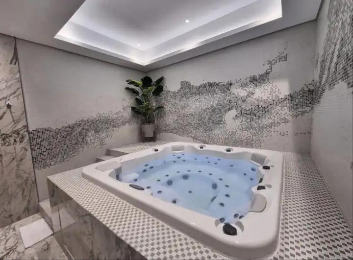 Stylish 2br At Paramount Midtown * Dubai