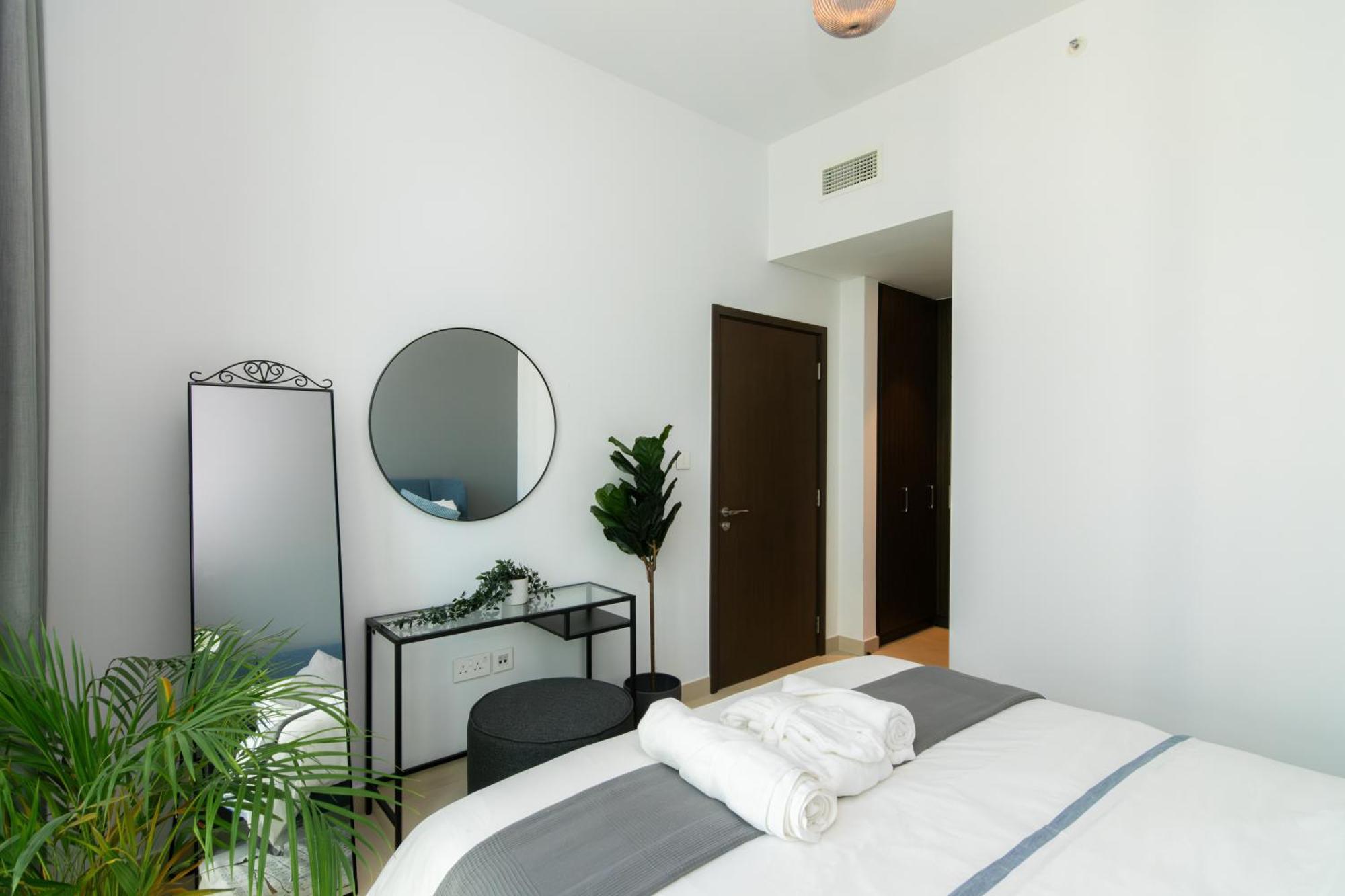 Elite Escape - 1 Bhk Getaway With Mall Access - 1501 Apartment Dubai