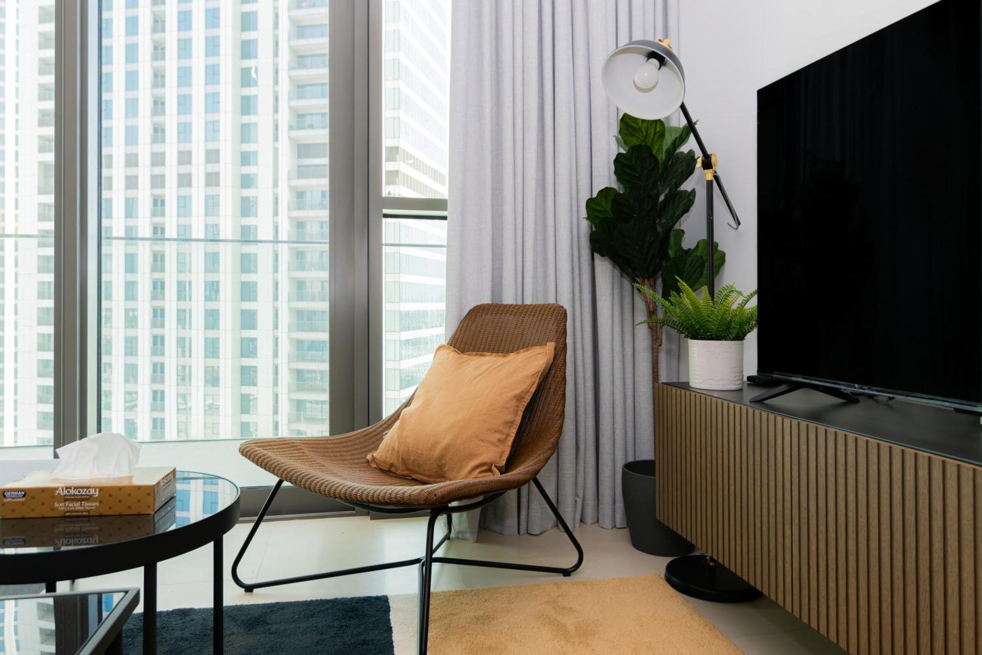 Elite Escape - 1 Bhk Getaway With Mall Access - 1501 Apartment Dubai