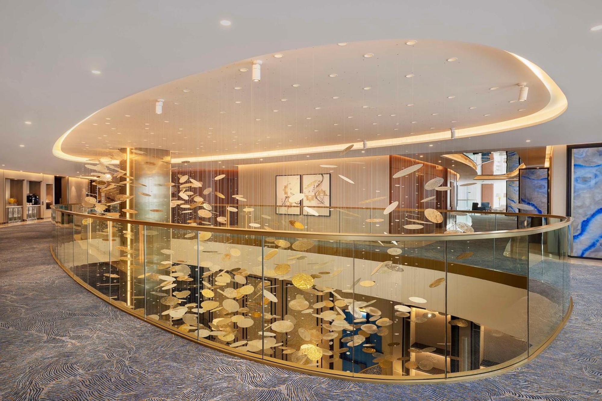 Hotel Embassy By Hilton Business Bay 5*