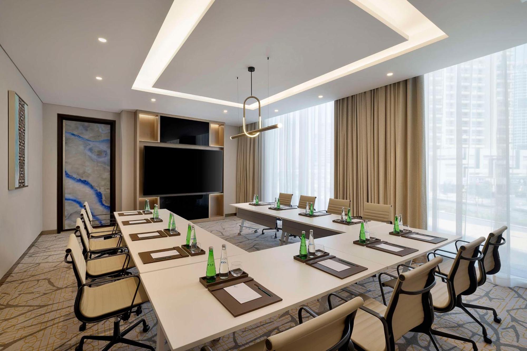 Embassy By Hilton Business Bay Hotel 5*