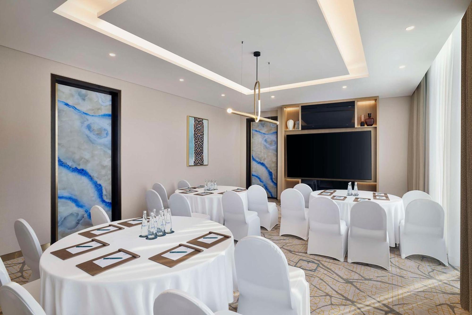 Embassy By Hilton Business Bay Hotel Dubai