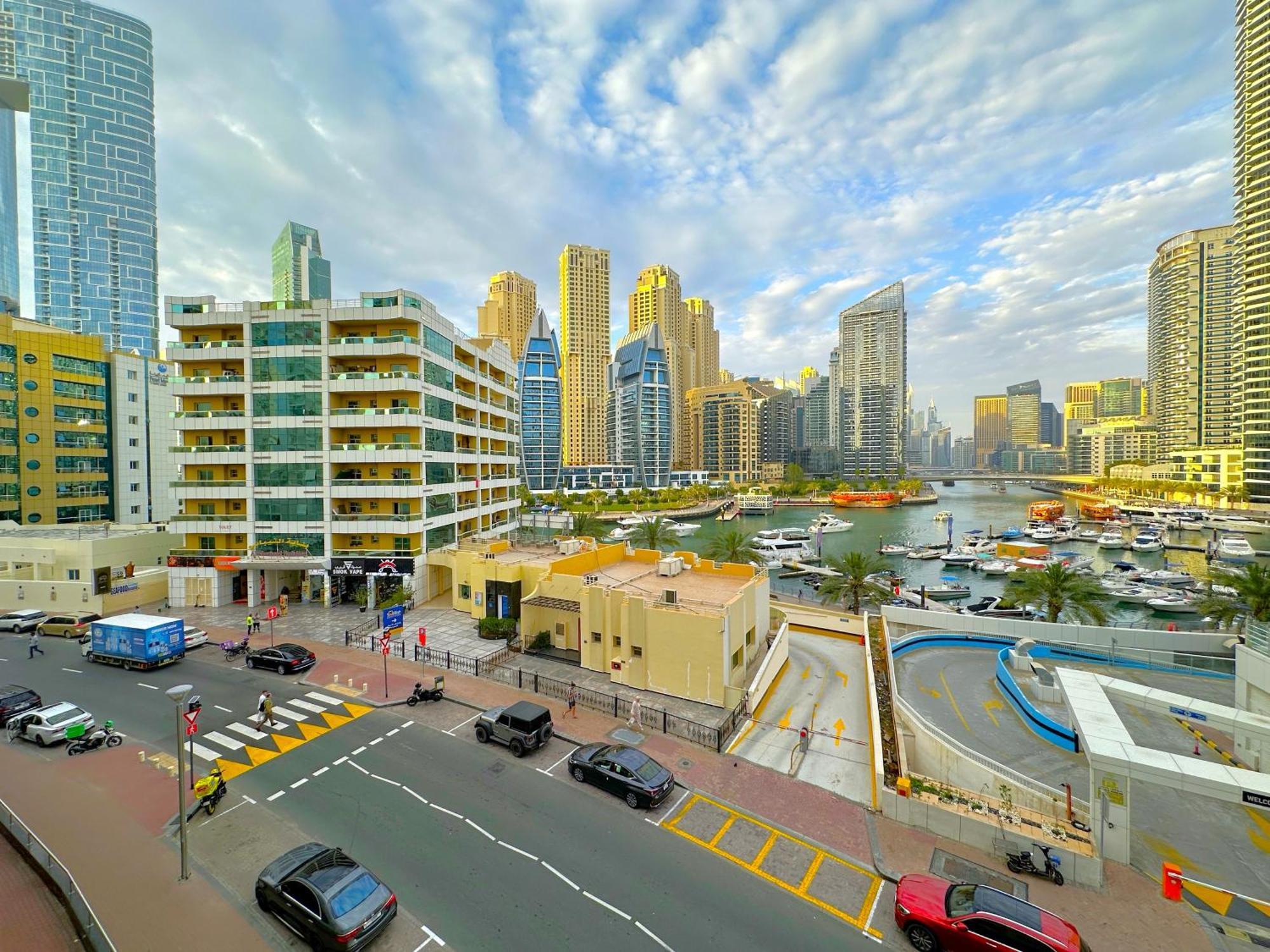 First Line Canal View With Balcony Max 4 Pax * Dubai